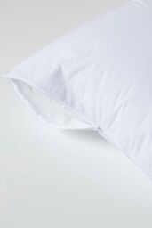 Homescapes Terry Towelling Waterproof Pillow Protectors 65 x 65 cm, Pack of 4 in White - Size: 65 x 65 cm - thumbnail 4