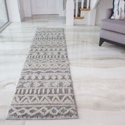 Kukoon Grey Cream Aztec Loop & Tufted Shaggy Rug in Mid Grey - Size: 60 cm x 110 cm - thumbnail 5
