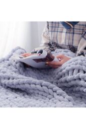 Living and Home 100x150cm Handmade Chunky Knit Throw Blanket in Grey - Size: 100x150 cm - thumbnail 4