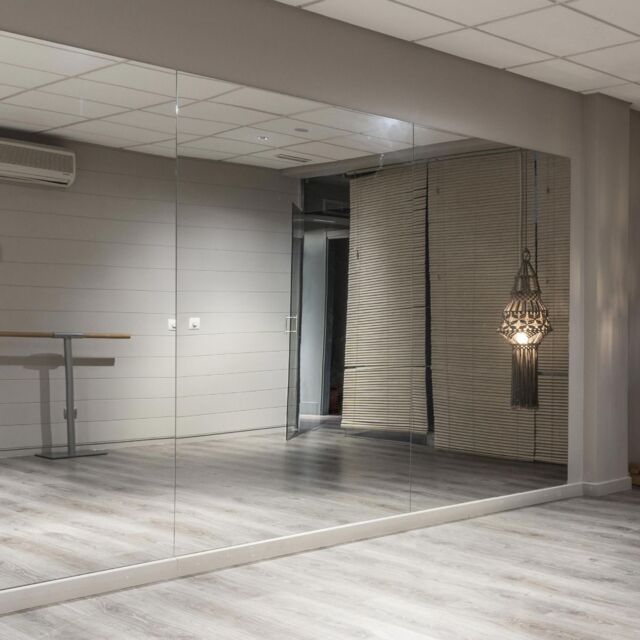 MirrorOutlet Circuitt 4mm Sheet Mirror Glass 213 x 122CM 7ft x 4ft in Silver - Size: 1 Pack - image 1