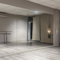 MirrorOutlet Circuitt 4mm Sheet Mirror Glass 213 x 122CM 7ft x 4ft in Silver - Size: 1 Pack - thumbnail 1