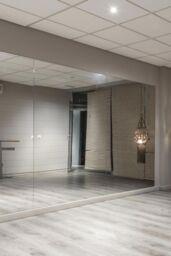 MirrorOutlet Circuitt 4mm Sheet Mirror Glass 213 x 122CM 7ft x 4ft in Silver - Size: 1 Pack - thumbnail 3