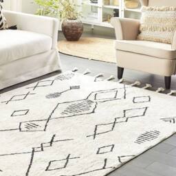 Wyld and Coco Cotton Rug 160 x 230 cm - Off-White and Black Geometric with Tassels in White - Size: 160 cm x 230 cm