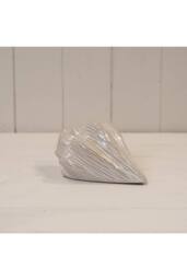 KDMD Elegant Glazed Ceramic Shell Ornament with Textured Detail in Off-White