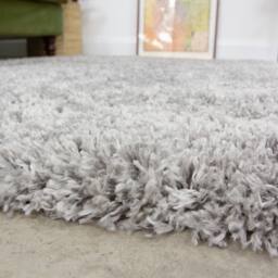 Kukoon Silver Grey Super Soft Shaggy Rug - Size: 200 cm x 290 cm - thumbnail 4
