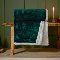 Furn Festive Time Sherpa Fleece Throw in Emerald - Size: 140 cm x 180 cm - thumbnail 1