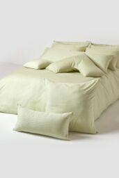 Homescapes Egyptian Cotton Ultrasoft King Size Oxford Pillowcase 330 TC in Green - thumbnail 5
