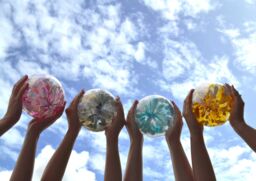 Sienna Glass 15cm Spirit Ball Pastel Gold - thumbnail 6