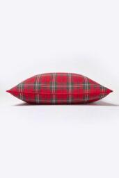 Homescapes Cotton Tartan Cushion Cover in Red - Size: 60 cm x 60 cm - thumbnail 3