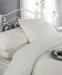 New Edge Blinds Carlton Collection Duvet Set in Cream - Size: Super King - thumbnail 2