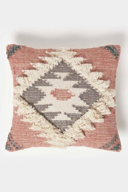 Homescapes Pali Handwoven Traditional Kilim Cushion in Pink - Size: 45 cm x 45 cm - image 1