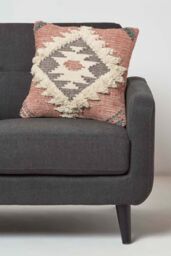 Homescapes Pali Handwoven Traditional Kilim Cushion in Pink - Size: 45 cm x 45 cm - thumbnail 2