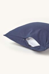 Homescapes Continental Egyptian Cotton Pillowcase 200 TC, 40 x 40 cm in Navy - thumbnail 3