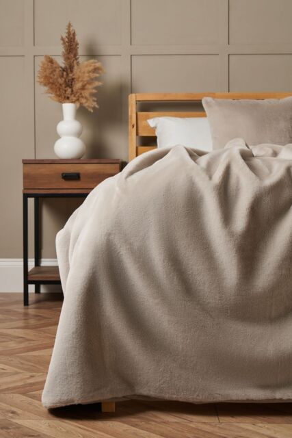 BHS Faux Fur Throw with Velvet Backing in Natural - Size: Small - image 1