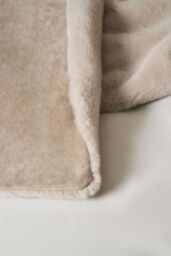 BHS Faux Fur Throw with Velvet Backing in Natural - Size: Small - thumbnail 2