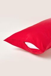 Homescapes Continental Egyptian Cotton Pillowcase 200 TC, 40 x 80 cm in Red - thumbnail 3