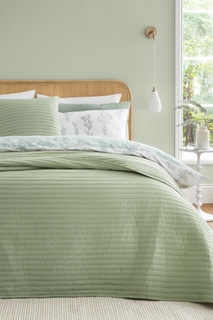 Bianca 'Quilted Lines' Bedspread in Green - image 1