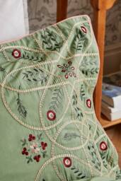 Morris & Co 'Brophy Embroidery Cotton' Duvet Cover Set in Green - Size: Super King - thumbnail 4