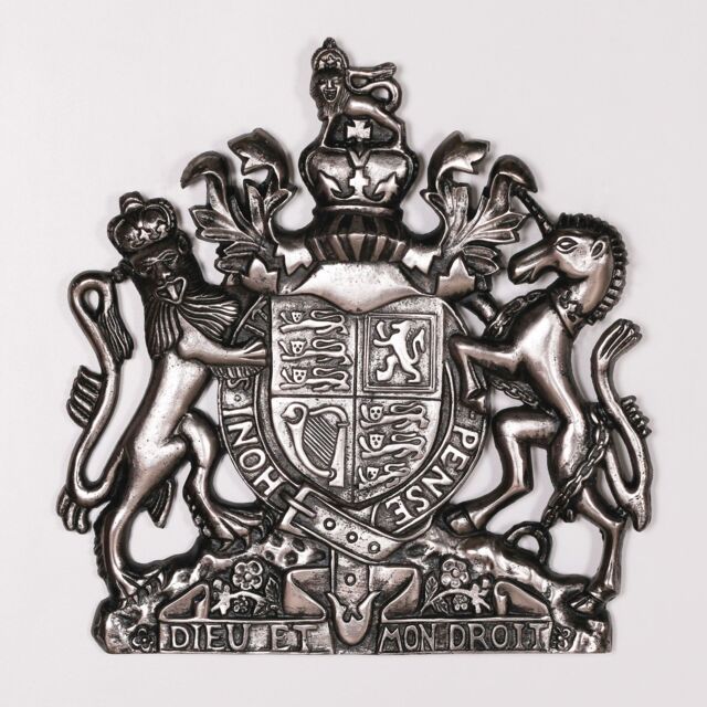 Glasstone Vintage Silver Style 37cm Cast Metal Coat of Arms - image 1