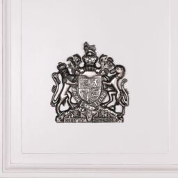 Glasstone Vintage Silver Style 37cm Cast Metal Coat of Arms - thumbnail 2