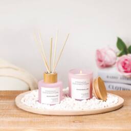 French Connection Marshmallow Home Fragrance Gift Set, Scented Candle & Reed Diffuser with Wooden Plate & Pebbles in Pink - Size: Small - thumbnail 2