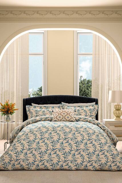 V&A 'Sweet Tendrils' Cotton Duvet Cover Set in Cream - Size: Single - image 1