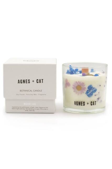 KDMD Agnes & Cat Botanical Soy Wax Candle Moorland 350g in White - image 1