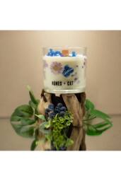 KDMD Agnes & Cat Botanical Soy Wax Candle Moorland 350g in White - thumbnail 2