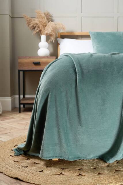 BHS Microfleece Silt Green Throw - image 1