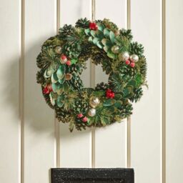Samuel Alexander 50cm Bauble & Pinecone Hanging Christmas Wreath with Red Berries in Green - thumbnail 2