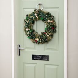 Samuel Alexander 50cm Bauble & Pinecone Hanging Christmas Wreath with Red Berries in Green - thumbnail 7