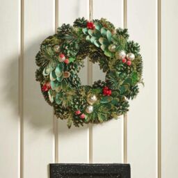Samuel Alexander 50cm Bauble & Pinecone Hanging Christmas Wreath with Red Berries in Green - thumbnail 4