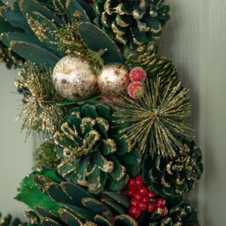 Samuel Alexander 50cm Bauble & Pinecone Hanging Christmas Wreath with Red Berries in Green - thumbnail 6