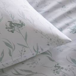 Portfolio Home Wildflower Floral Duvet Cover Quilt Set With Pillow Case Bedding in Light Green - Size: Super King - thumbnail 2