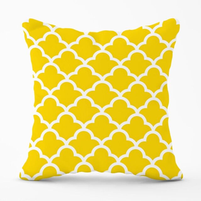 Warren Reed - Designer Geometric Yellow Quatrefoil Wave Outdoor Cushion - Size: 60 cm x 60 cm - image 1