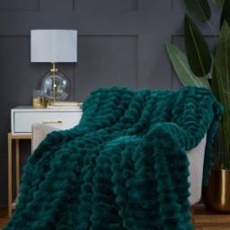 Rapport Home Chunky Ribbed Soft & Cozy Fur Throw (150x200 cm) in Green - Size: 150 cm × 200 cm - thumbnail 1
