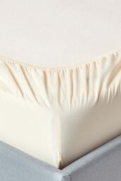 Homescapes Egyptian Cotton Deep Fitted Sheet 18 inch 200 Thread Count in Cream - Size: Super King Fitted - thumbnail 2