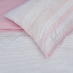 Smart Living Luxury Hotel Quality Reversible Ribbed Velvet Duvet Cover with Pillowcases in Pink - Size: King - thumbnail 4