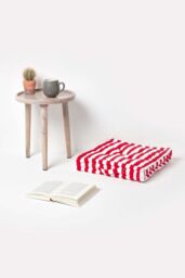 Homescapes Cotton Thick Stripe Floor Cushion in Red - Size: 50 cm x 50 cm - thumbnail 2