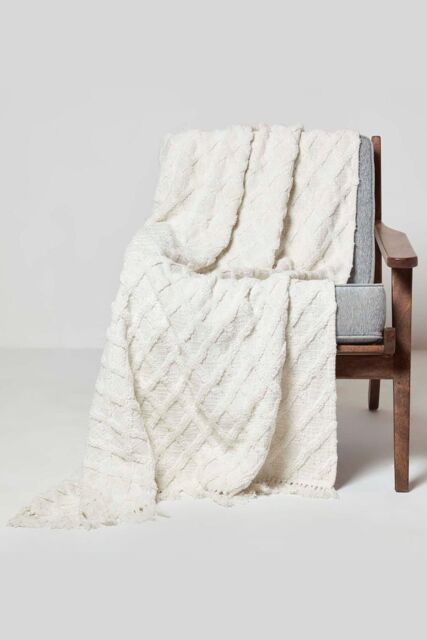 Homescapes Diamond Cotton Tufted Throw in White - Size: 125 cm x 150 cm - image 1