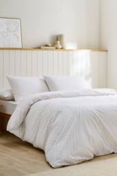 CHRISTY 'Lattice' Geometric Cotton Percale Duvet Cover Set in White - Size: Super King