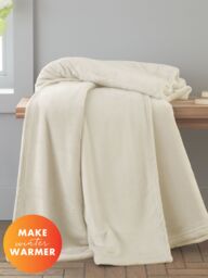 Catherine Lansfield 'Extra Large Raschel Velvet Touch' Blanket Throw in Cream - Size: 200 cm x 240 cm