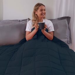 OHS Sensory Sleep Therapy Weighted Blanket in Navy - Size: 125 cm x 180 cm - thumbnail 2