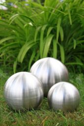 Primrose Brushed Stainless Steel Gazing Globe Sphere Garden Ornament 28cm in Silver - thumbnail 4