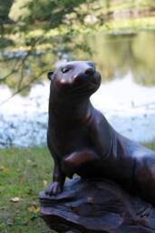 Inspirational Gifting Large Otter Sculpture Garden Ornament Statue in Bronze - thumbnail 3