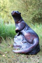 Inspirational Gifting Large Otter Sculpture Garden Ornament Statue in Bronze - thumbnail 4