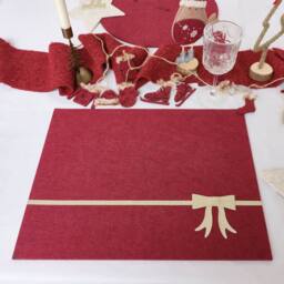 Melody Maison Set Of 4 Dark Red Rectangular Felt Placemat With Champagne Gold Bow - thumbnail 6