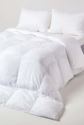 Homescapes Luxury Hotel Quality Super Microfibre All Seasons Duvet in White - Size: Single - thumbnail 1