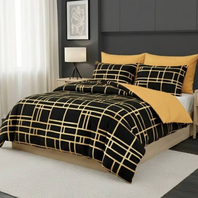 Pamposh Luxury Duvet Cover Set King Size Reversible Quilt Covers in Gold - Size: Double - image 1