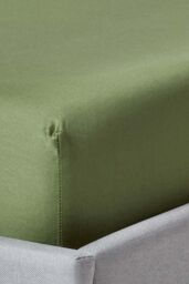 Homescapes Sateen Cotton Deep Fitted Sheet 18 inch 400 Thread Count in Green - Size: Single Fitted - thumbnail 1